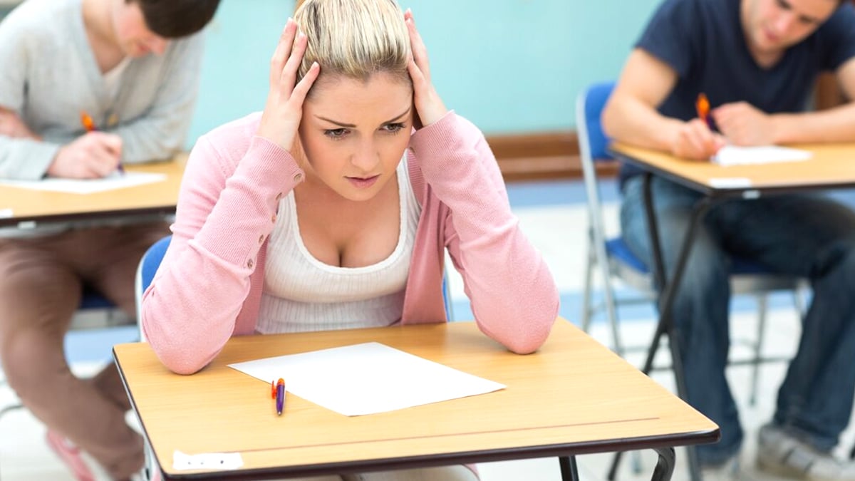 Dès la rentrée 2025, les élèves sans trousse complète et conforme à la liste peuvent être exclus temporairement de cours “c’est une décision validée par le conseil d’administration”