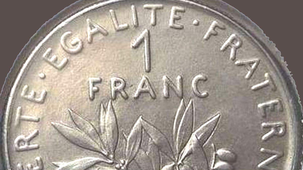 “Elle vaut près de 4 800 €, mais je ne veux pas la vendre” confie ce passionné après avoir découvert une pièce de 1 franc 1942 extrêmement rare cachée dans une vieille boîte à boutons selon les experts en numismatique