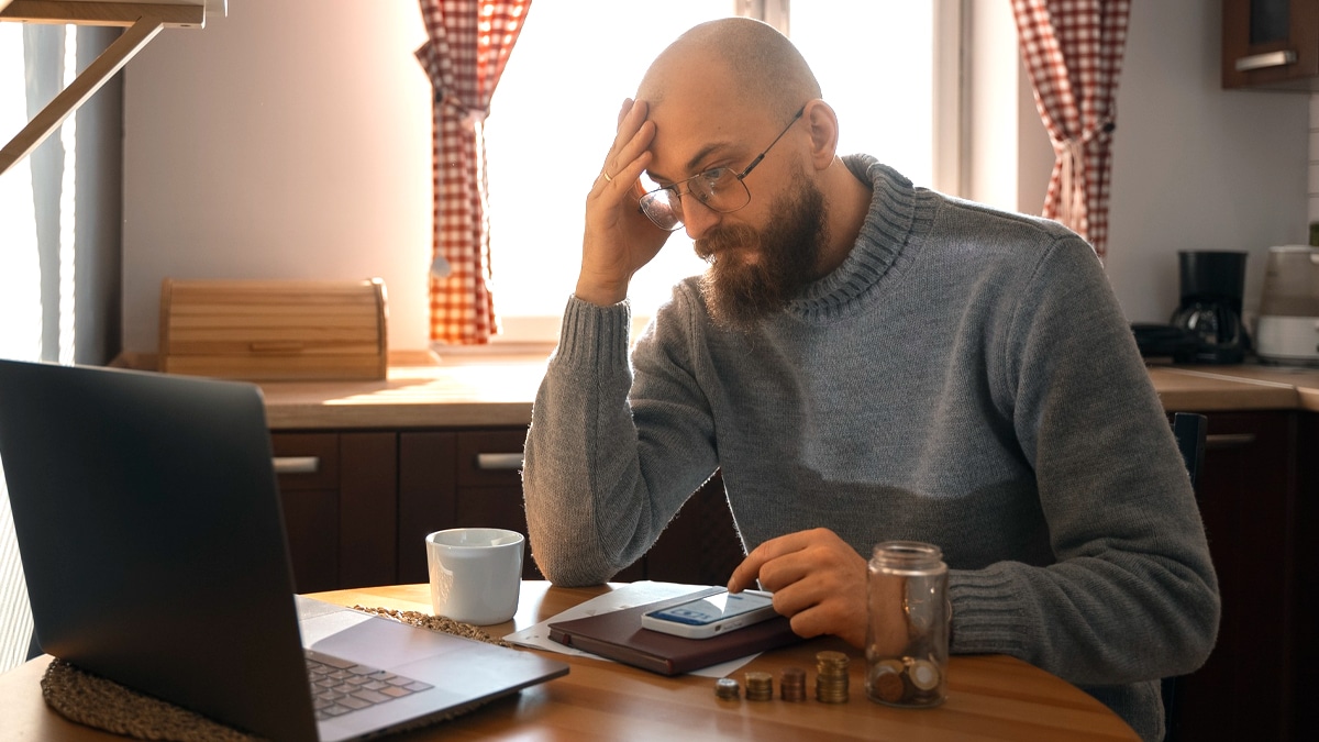 Ce que personne ne dit : les impôts des pauvres sont parfois plus lourds que ceux des riches “quand on compare vraiment les %”