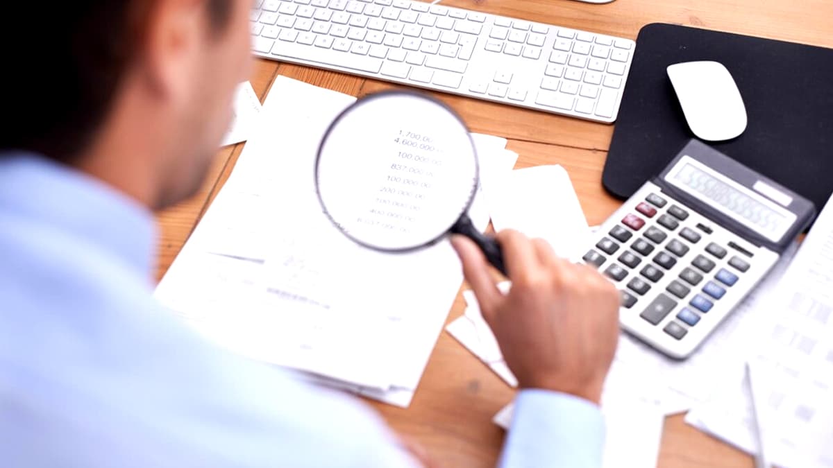 “Je pensais que cotiser me protégeait” : la désillusion brutale de milliers de salariés licenciés en 2025 face aux droits au chômage revus à la baisse malgré des années de contributions