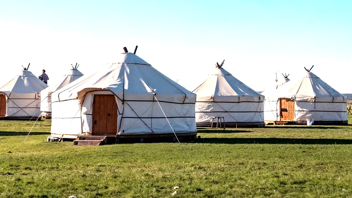 Ce camping de Dordogne a installé des yourtes en toile isolante “on y dort à 22 °C même en plein été”