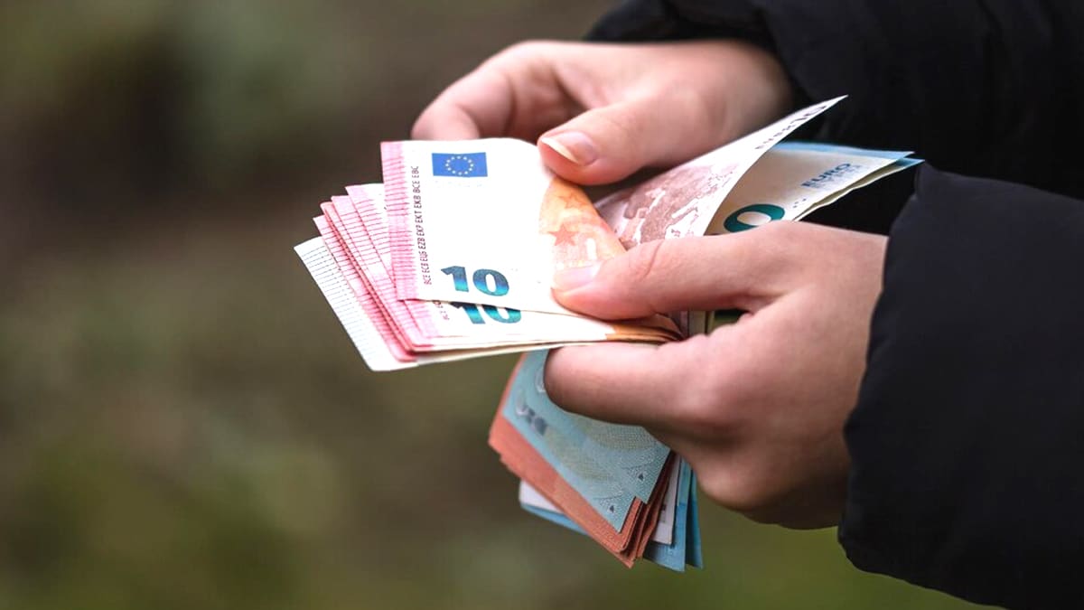 Les 6 raisons pour lesquelles les smicards ne voient jamais leur situation s’améliorer “même en bossant plus”