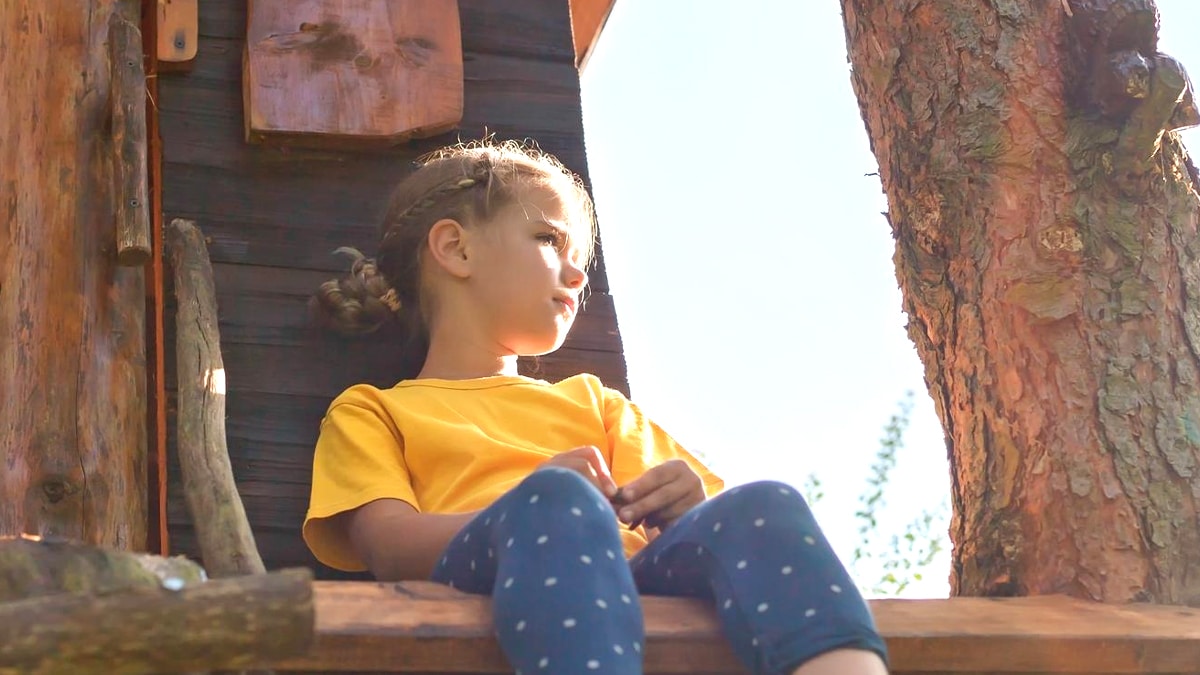 “C’était juste une cabane enfant” s’exclame un père après amende pour structure sans plan
