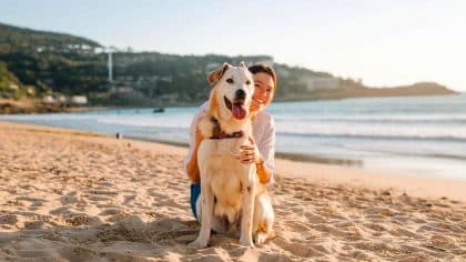 “C’est une décision qu’on a prise tous ensemble dans la famille” assume ce couple après avoir abandonné leur chien âgé pour profiter des vacances 'sans contraintes