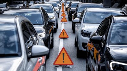 Choc sur les routes : "7 automobilistes sur 10 risquent leur vie avec un triangle de signalisation non homologué!