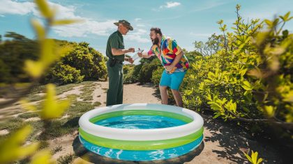 Conflit en zone protégée : un père outré après une amende pour une piscine gonflable - "Même pour ça il faut un papier!