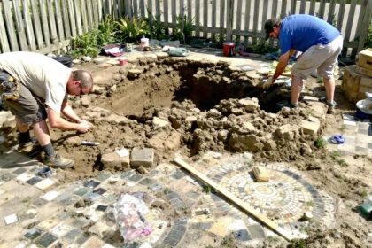En creusant pour poser un escalier, ils tombent sur des mosaïques romaines “la DRAC nous a tout bloqué, on est propriétaires sans pouvoir décider”