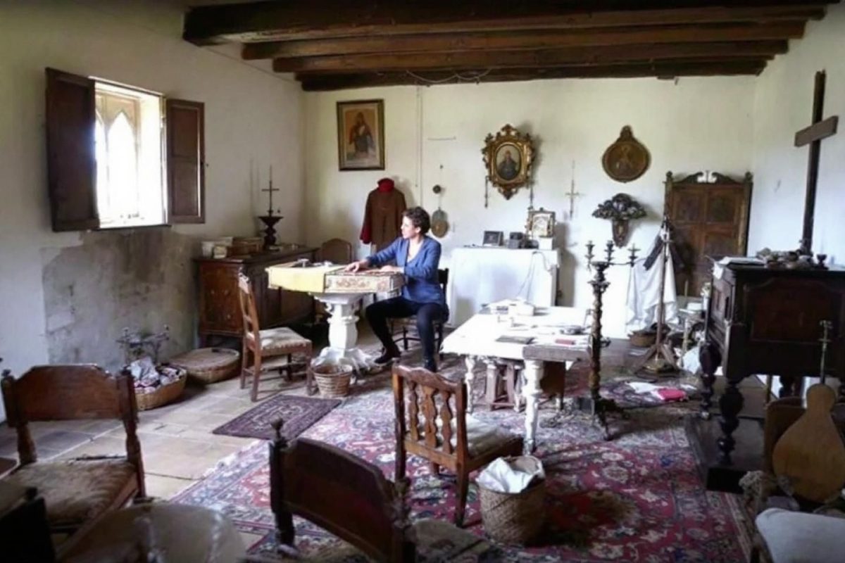 En remettant à neuf un ancien couvent, ils tombent sur un trésor liturgique : « notre chantier a été confisqué, notre rêve s’est transformé en cauchemar légal