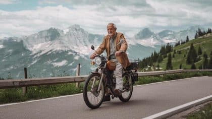 “Il était vieux, il n’aurait pas supporté la route” déclare ce retraité après l’avoir enfermé dans un garage le temps de ses vacances à la montagne