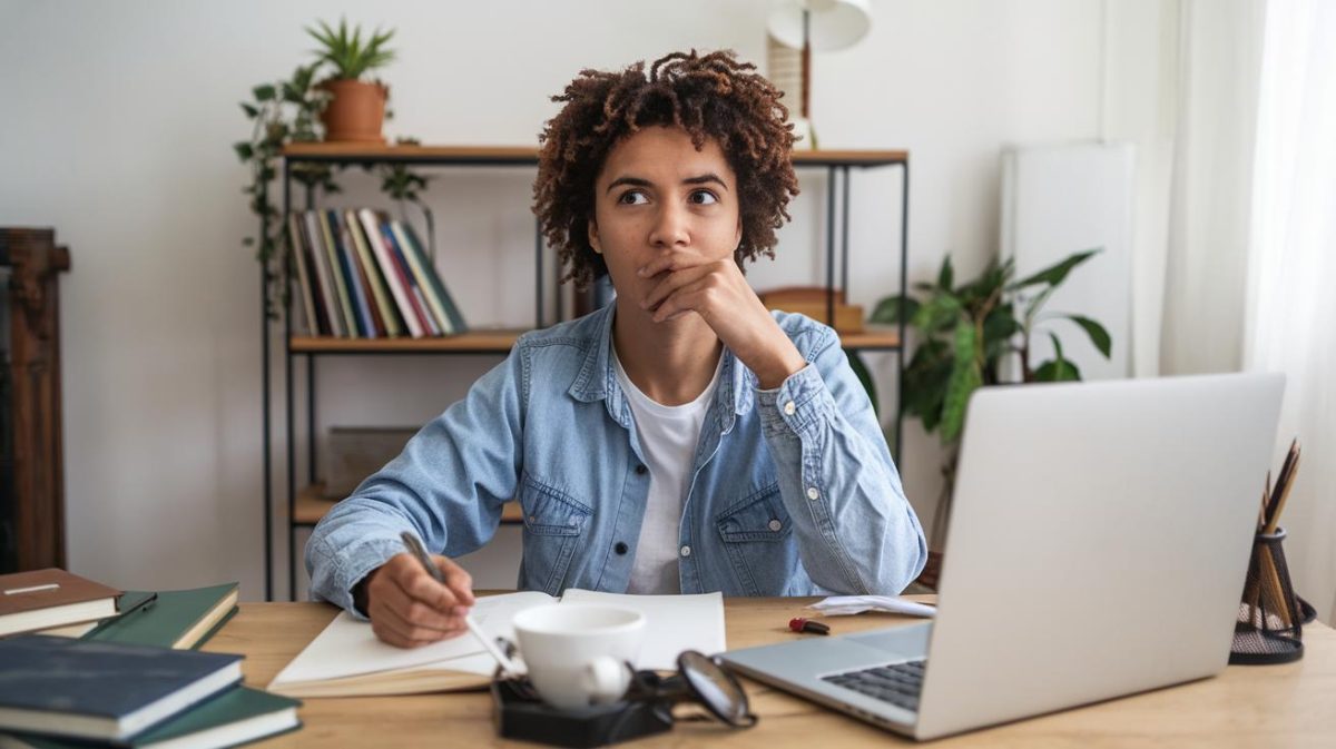 Il fait un virement de 2 800 euros à sa fille pour ses études et déclenche une alerte fiscale "je pensais que ça ne regardait personne