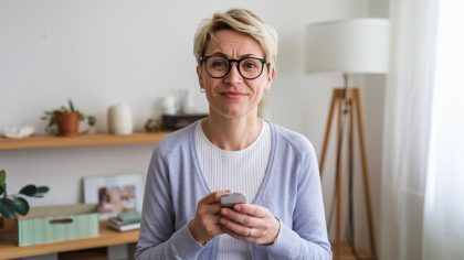Je gagnais 2 100 euros comme aide-soignante j’ai cotisé toute ma vie voici le montant de ma retraite après la réforme "je ne peux même plus payer mon loyer seule
