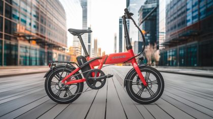 « Je n’ai jamais rien vu d’aussi rapide » un vélo électrique pliable atteint 150 km/h et se vend à moins de 1000 € dès le 30 juillet 2025