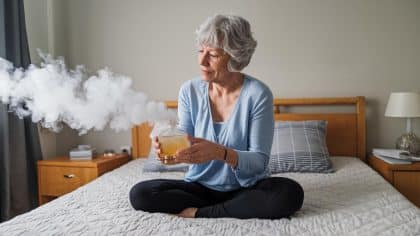 “Je vaporise un mélange d’eau et d’alcool à 70° sur mon matelas tous les mois et je n’ai jamais eu de punaise de lit” : cette astuce de prévention fait parler d’elle dans les maisons de retraite