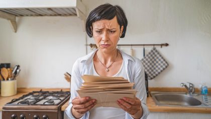 Les bénéficiaires CAF recevront un courrier de régularisation automatique dès le 4 octobre 2025 “ils vont m’enlever 200 euros alors que c’est eux qui se sont trompés” s’indigne une mère célibataire
