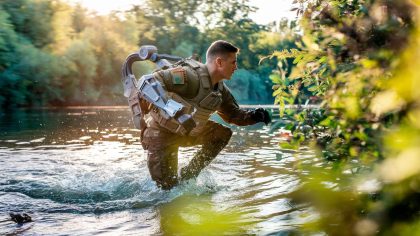Les militaires parlent déjà de révolution" un exosquelette amphibie équipe les forces spéciales européennes dès septembre 2025