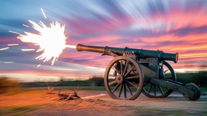 « Les militaires russes sont en panique » un canon électromagnétique franco-japonais pulvérise tous les records de portée dès le 3 août 2025