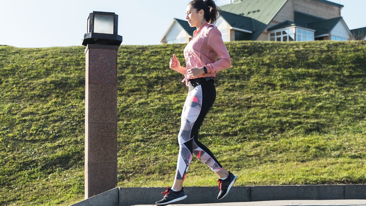 Les secrets inattendus de la marche pour brûler 300 calories par jour, selon les experts