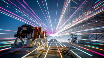 Nous assistons à la fin des satellites espions classiques: un réseau laser au sol offre une couverture en temps réel du globe dès août 2025