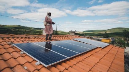 “On pensait que les panneaux solaires sur toiture étaient automatiques” témoignent ces habitants sanctionnés pour absence de déclaration