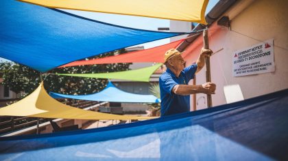 Un retraité installe des voiles d’ombrage sur sa terrasse et reçoit une relance administrative "ils affirment que c’est une modification extérieure soumise à déclaration" raconte-t-il