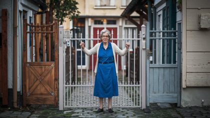 Une retraitée change son portail en bois pour un modèle alu et reçoit une sanction "ils affirment que ça dénature le quartier c’est totalement absurde" s’indigne-t-elle