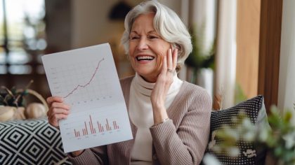 Une retraitée confirme une hausse importante "ma complémentaire grimpe de 7 % c’est un soulagement énorme" explique-t-elle
