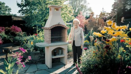 Une retraitée construit un petit barbecue fixe en pierre et reçoit une taxe "ils disent que c’est une construction pérenne non déclarée" explique-t-elle