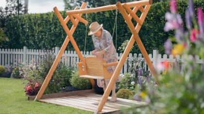 Une retraitée installe une balançoire en bois pour ses petits-enfants et reçoit une lettre "ils disent que c’est une structure fixe soumise à déclaration" raconte-t-elle