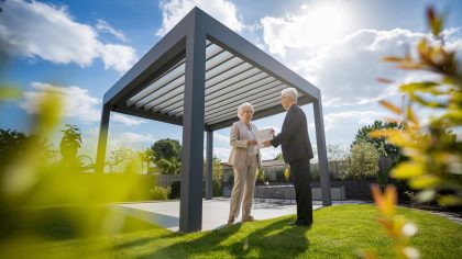 Une retraitée installe une pergola bio-climatique et reçoit un rappel administratif "ils affirment que c’est un aménagement permanent à déclarer" explique-t-elle