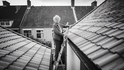 Une retraitée remplace son toit en tuiles par un modèle plus clair et reçoit un avertissement "ils considèrent que ça modifie l’aspect architectural du quartier" raconte-t-elle