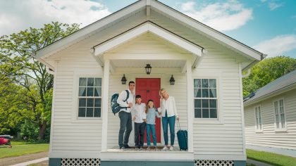 « Vous ne pouvez plus rentrer chez vous » cette famille découvre son logement occupé illégalement après trois semaines de vacances d’été